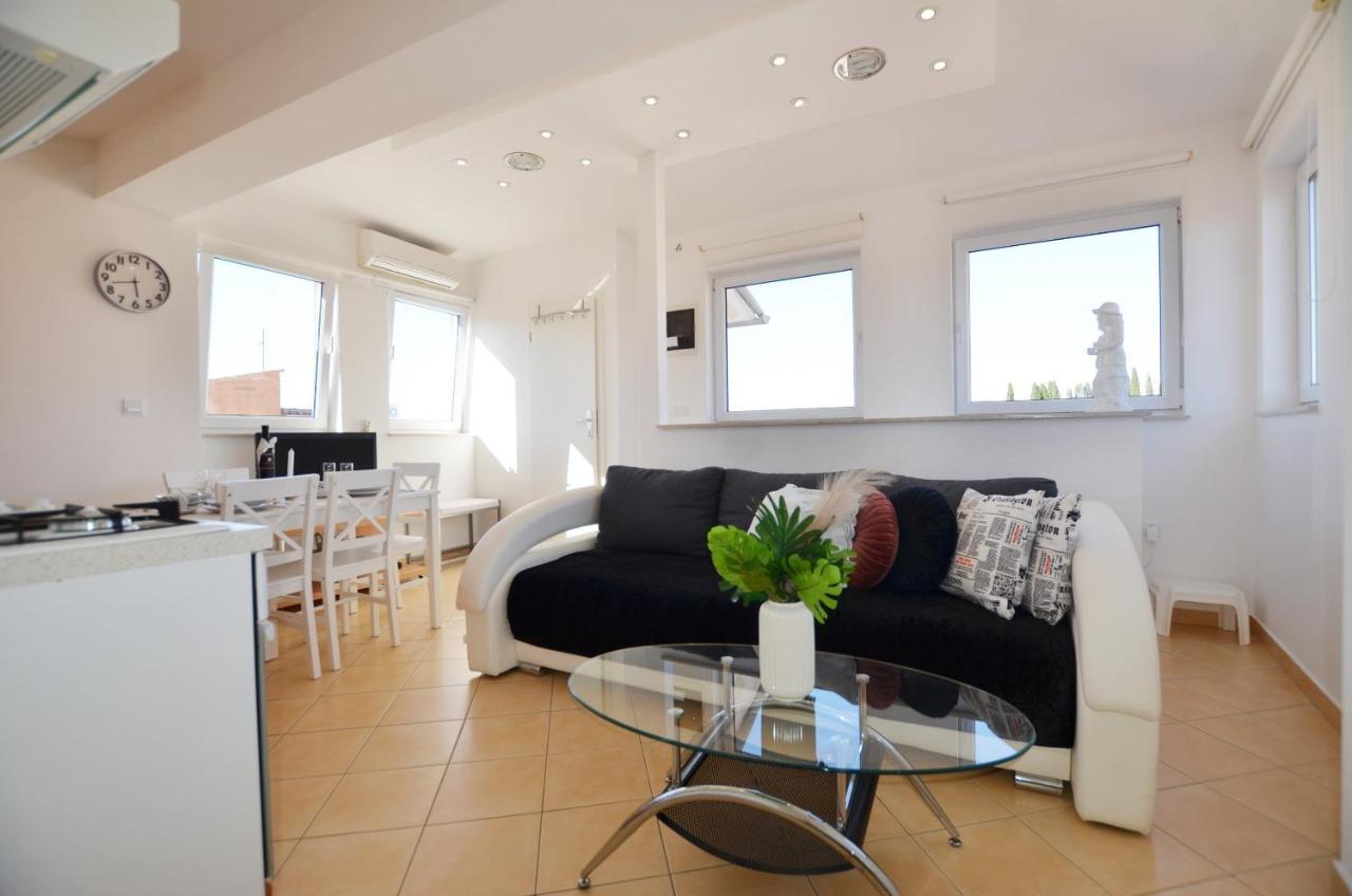 Peter Apartment Rovigno Esterno foto