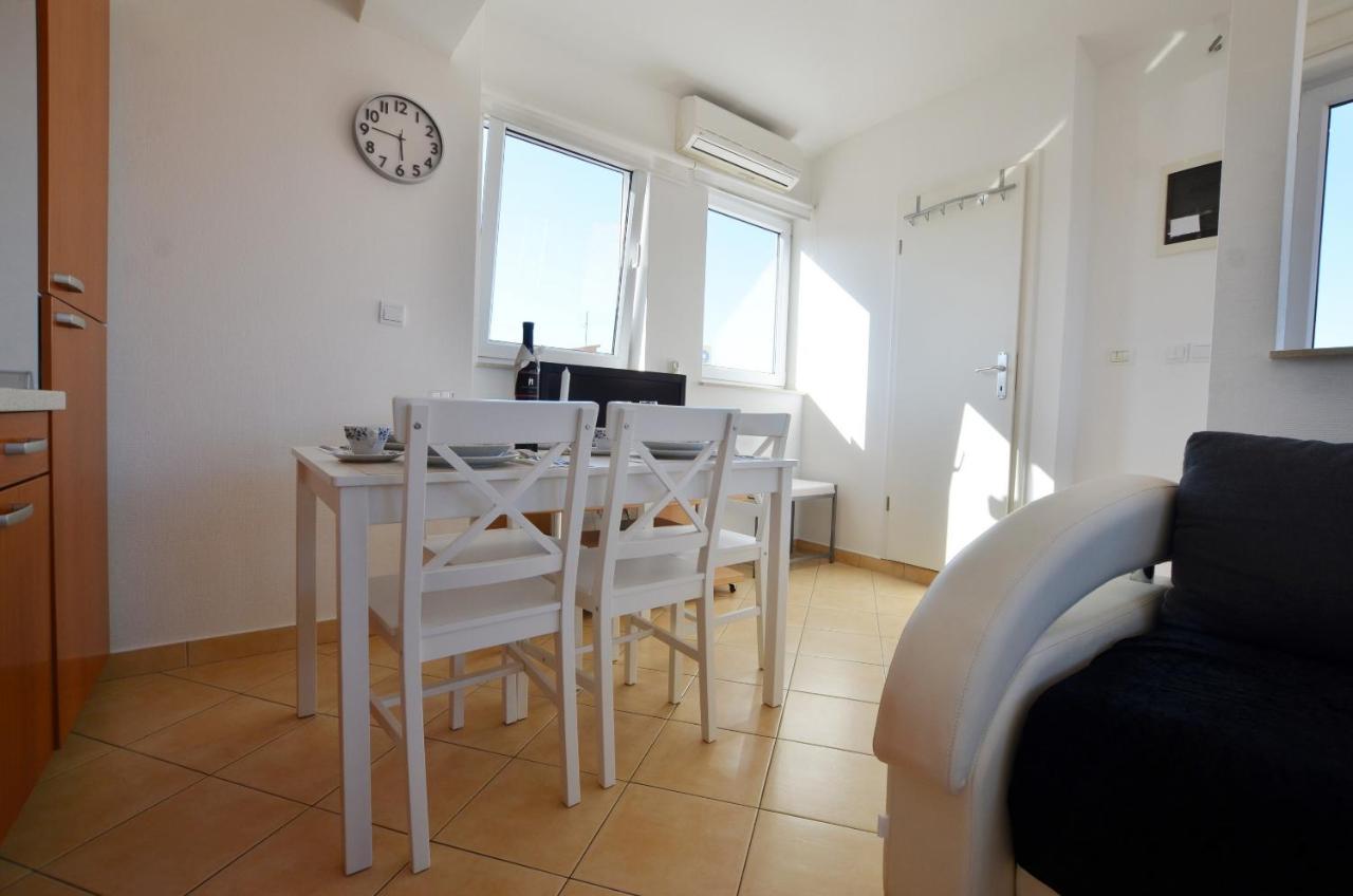 Peter Apartment Rovigno Esterno foto