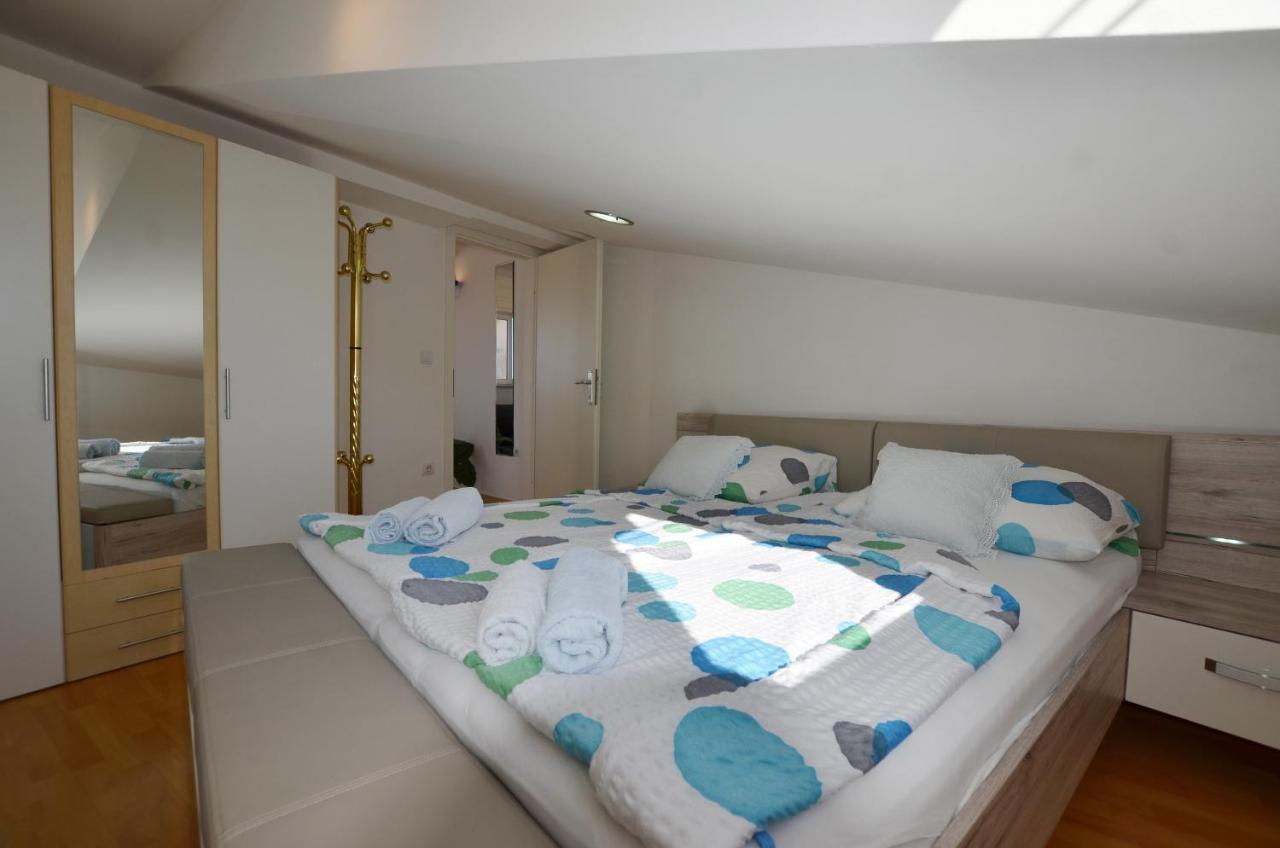 Peter Apartment Rovigno Esterno foto